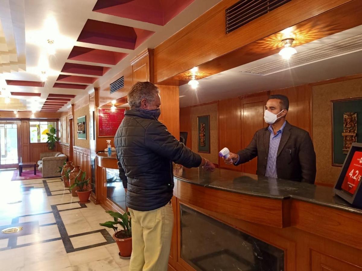 Shingar Regency Hotell Manāli Exteriör bild