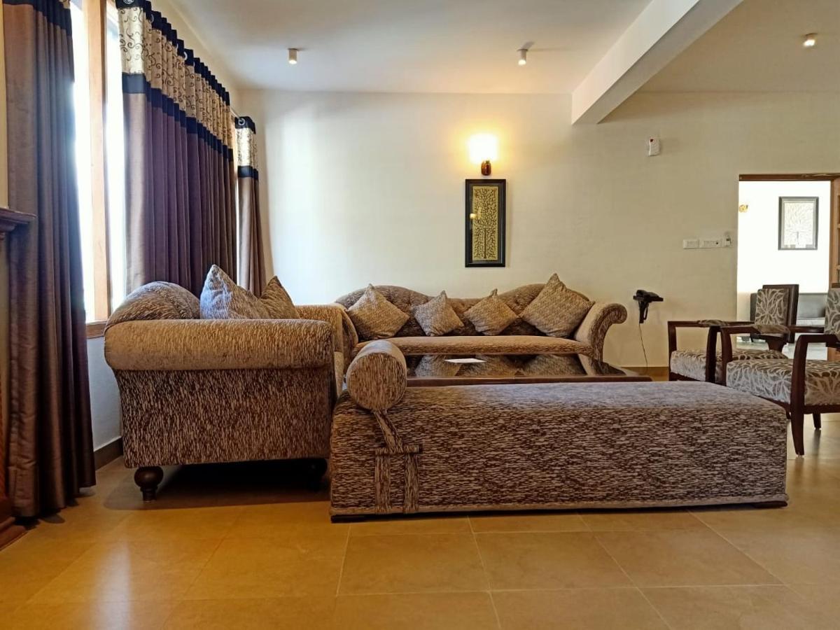 Shingar Regency Hotell Manāli Exteriör bild