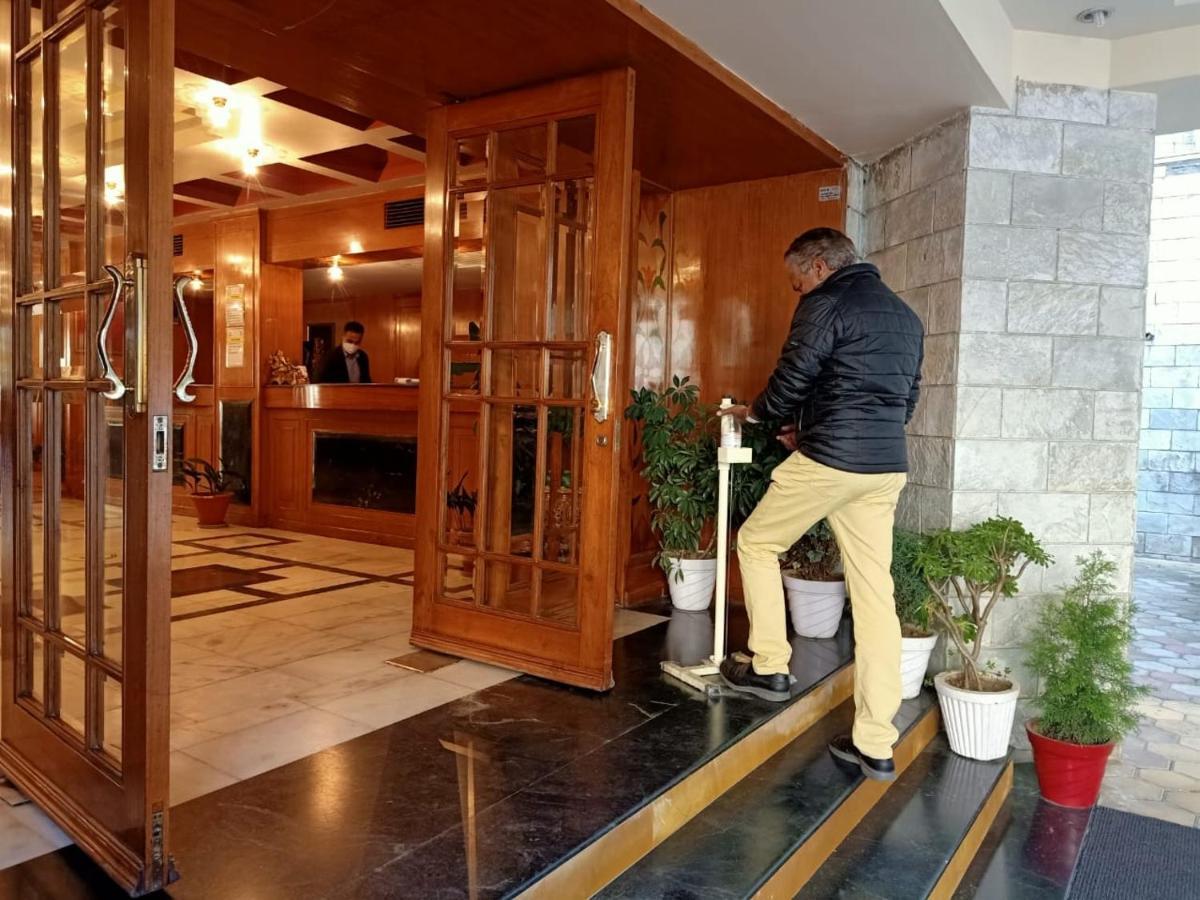 Shingar Regency Hotell Manāli Exteriör bild