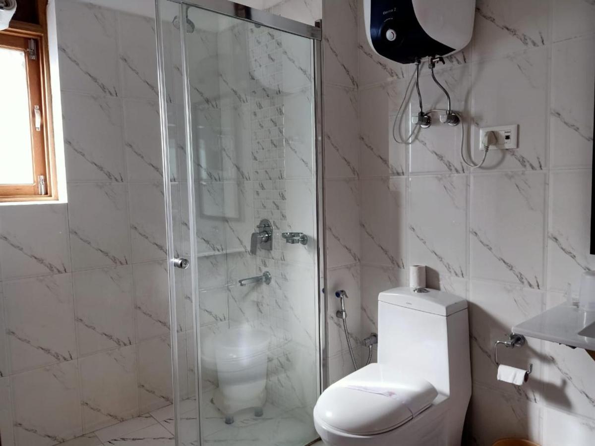 Shingar Regency Hotell Manāli Exteriör bild