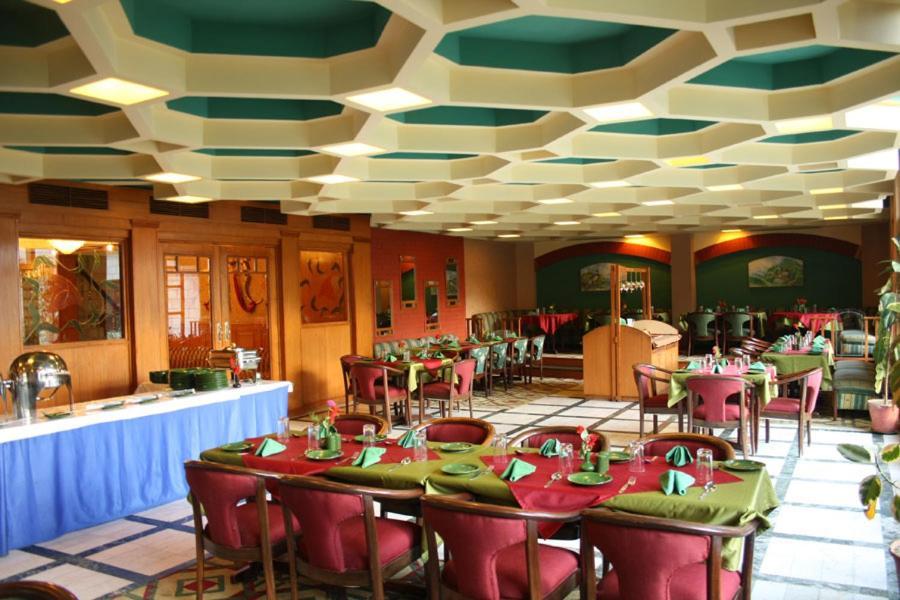 Shingar Regency Hotell Manāli Exteriör bild