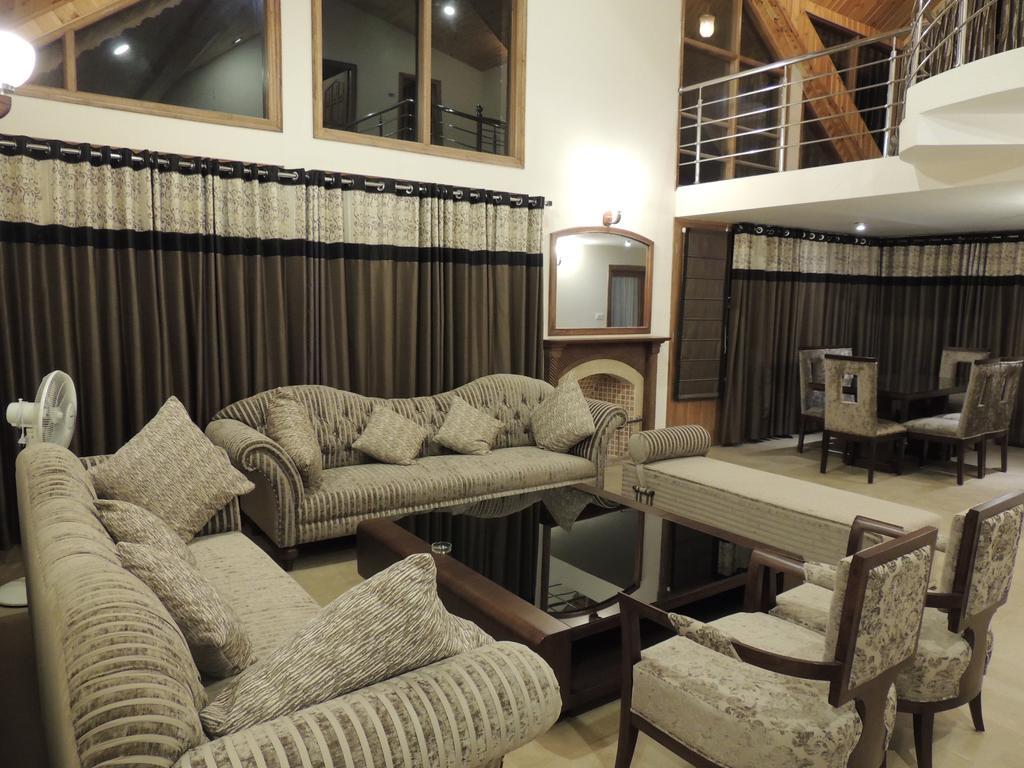 Shingar Regency Hotell Manāli Exteriör bild