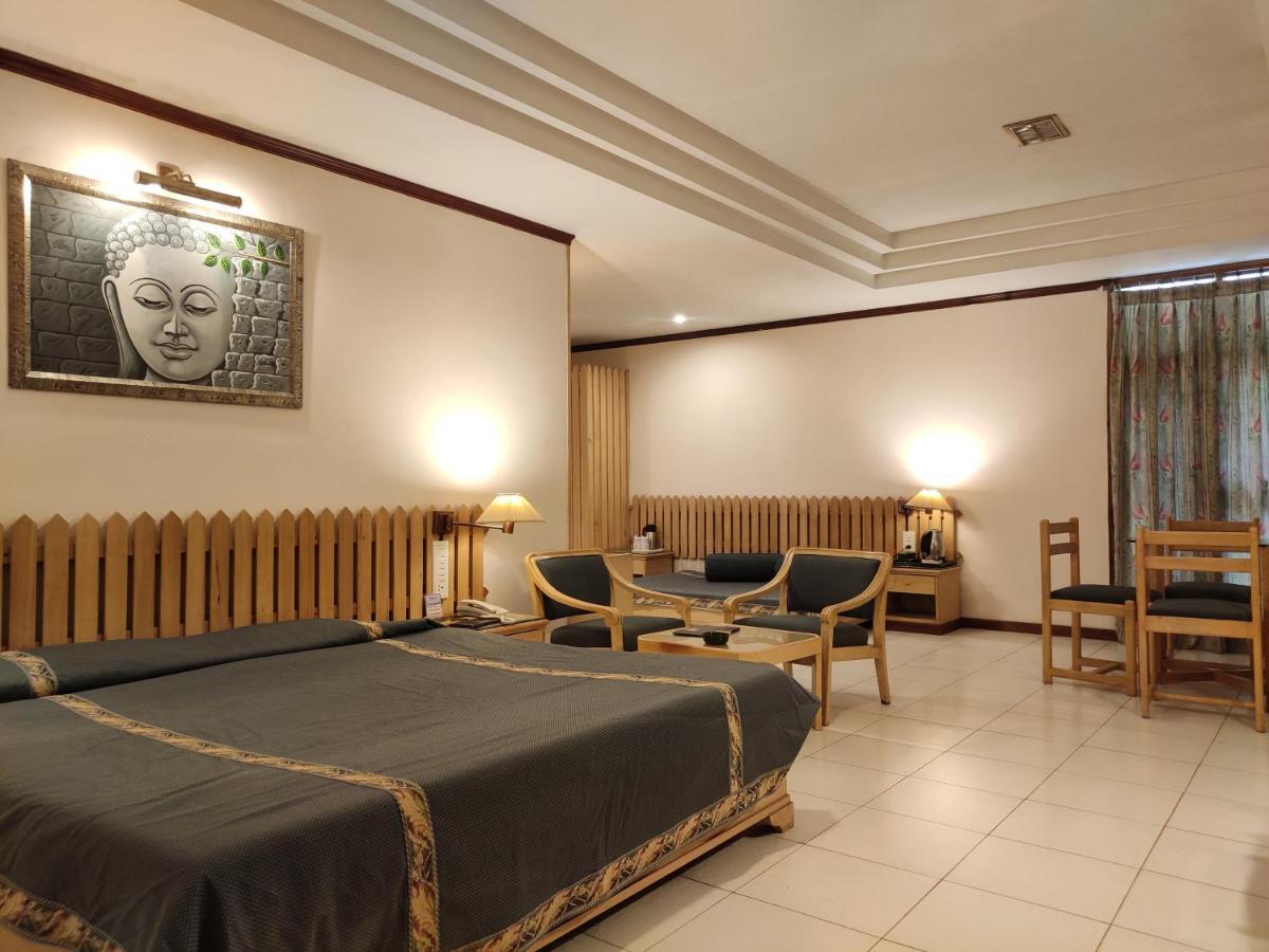 Shingar Regency Hotell Manāli Exteriör bild